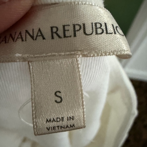 Classic Women's White Long-Sleeve Boatneck Top by Banana Republic. New - Picture 2 of 2